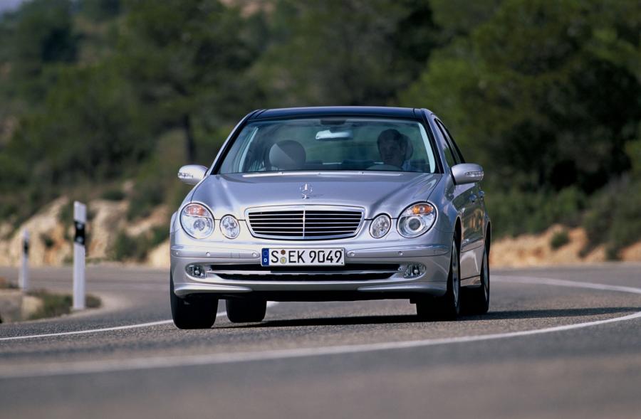  Mercedes-Benz E-Class 2002 года  (фото 137 из 448)